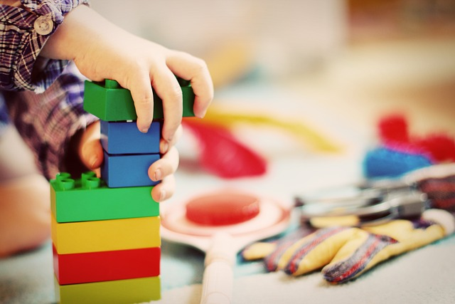 ¿Cómo elegir el primer regalo en la vida de un niño?