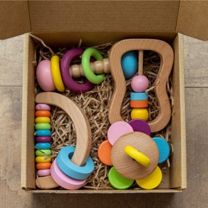 Juego de sonajero para bebé de colores orgánicos de 4 piezas, sonajero de madera seguro de calidad alimentaria, pulsera con chupete, juego de mordedor, juguete Montessori para niños pequeños multicolor