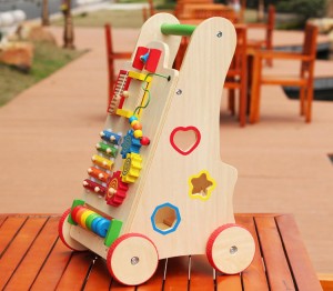 Juguetes para bebés – Juguete de actividades para niños – Andador de aprendizaje de empujar y tirar de madera para niños y niñas – Centro de actividades múltiples – Requiere ensamblaje – Desarrolla habilidades motoras y estimula la creatividad