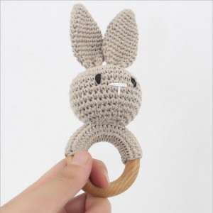 Sonajero de madera para bebé, precioso anillo de conejito de ganchillo, sonajero, juguete para dentición Montessori para niños pequeños