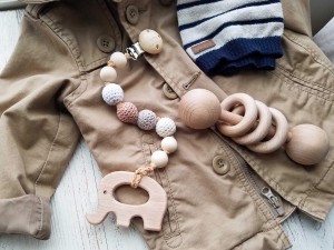 Sonajero de juguete de madera para bebé, juguete mordedor de madera de 3 anillos Natural sin tratar, sonajero pequeño clásico de madera Montessori para bebé