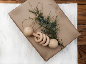 Sonajero de juguete de madera para bebé, juguete mordedor de madera de 3 anillos Natural sin tratar, sonajero pequeño clásico de madera Montessori para bebé